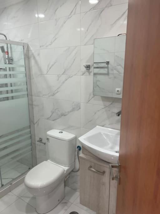 Studio Apartment With All Amenities In Kolonaki Athens Luaran gambar