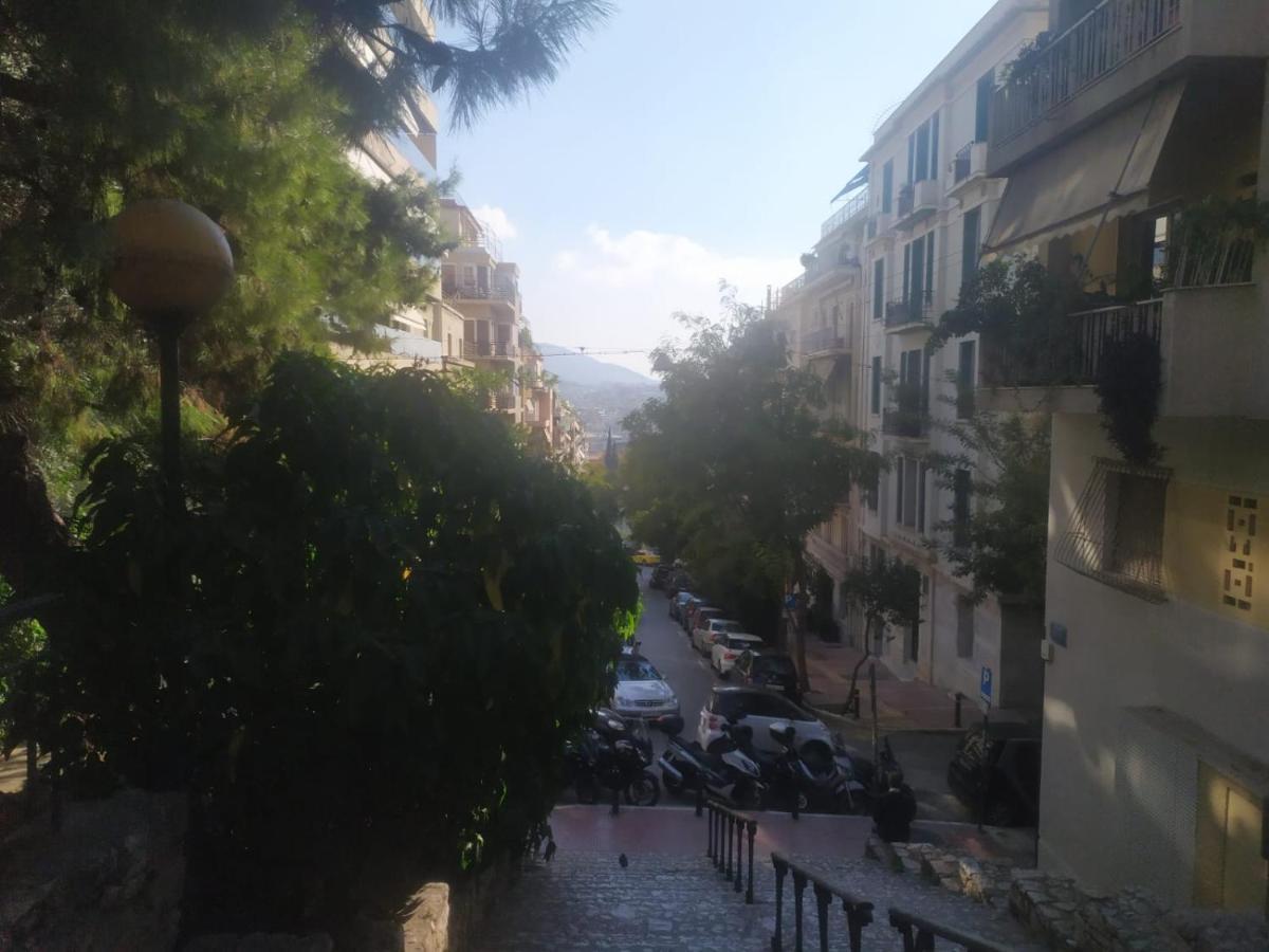 Studio Apartment With All Amenities In Kolonaki Athens Luaran gambar
