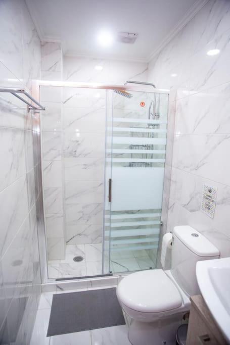 Studio Apartment With All Amenities In Kolonaki Athens Luaran gambar