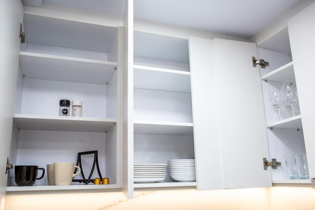 Studio Apartment With All Amenities In Kolonaki Athens Luaran gambar