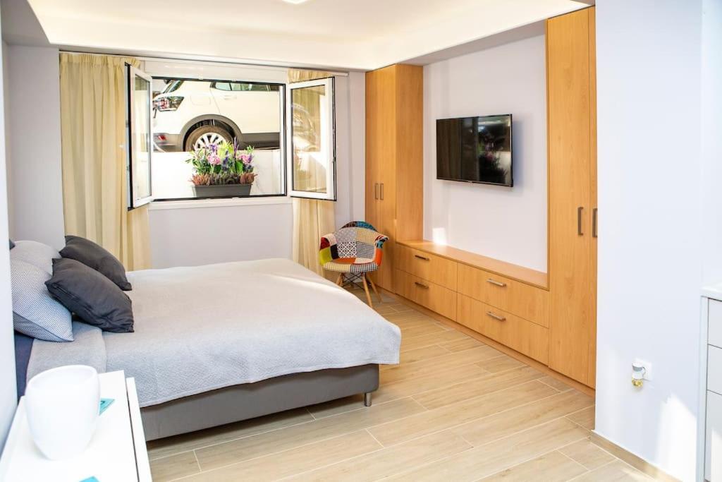 Studio Apartment With All Amenities In Kolonaki Athens Luaran gambar