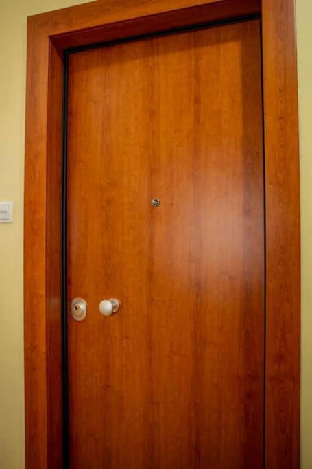 Studio Apartment With All Amenities In Kolonaki Athens Luaran gambar