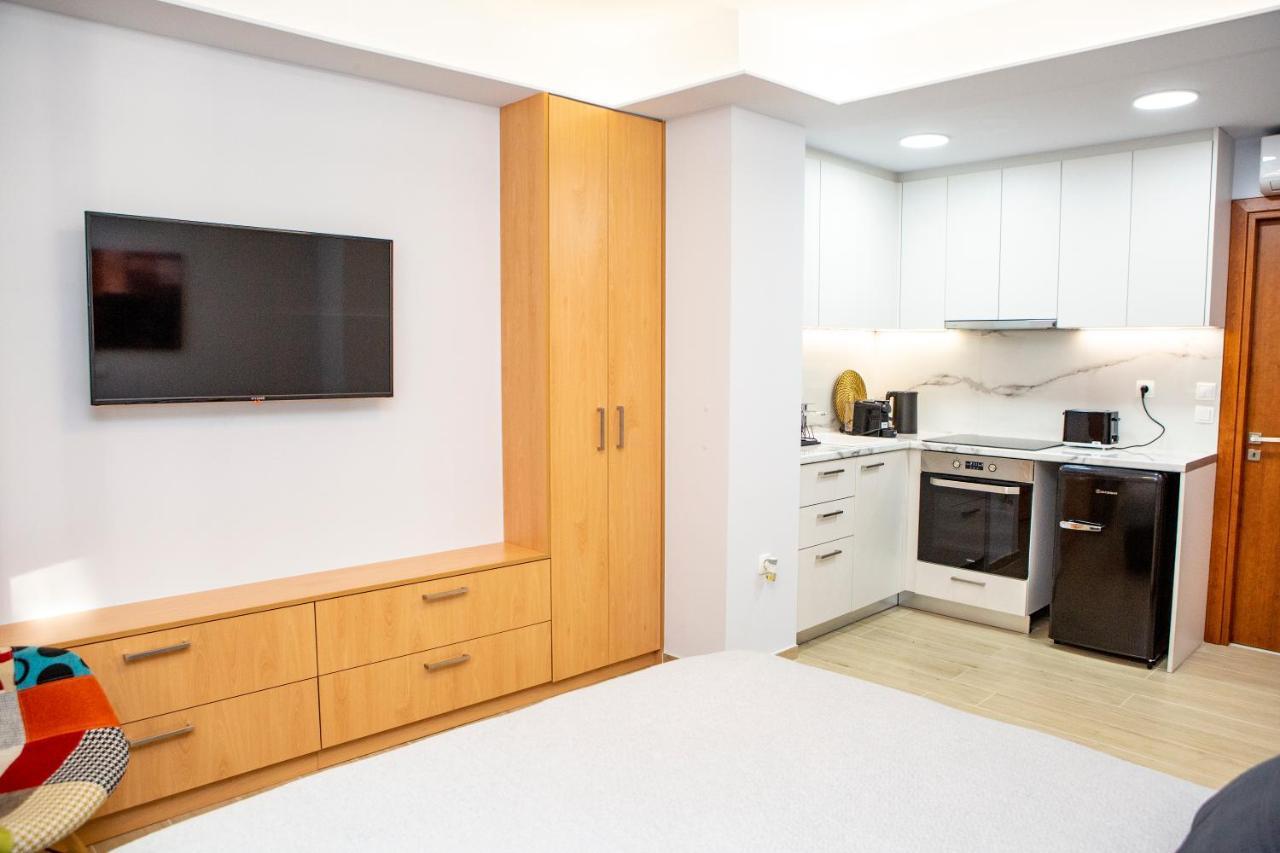 Studio Apartment With All Amenities In Kolonaki Athens Luaran gambar
